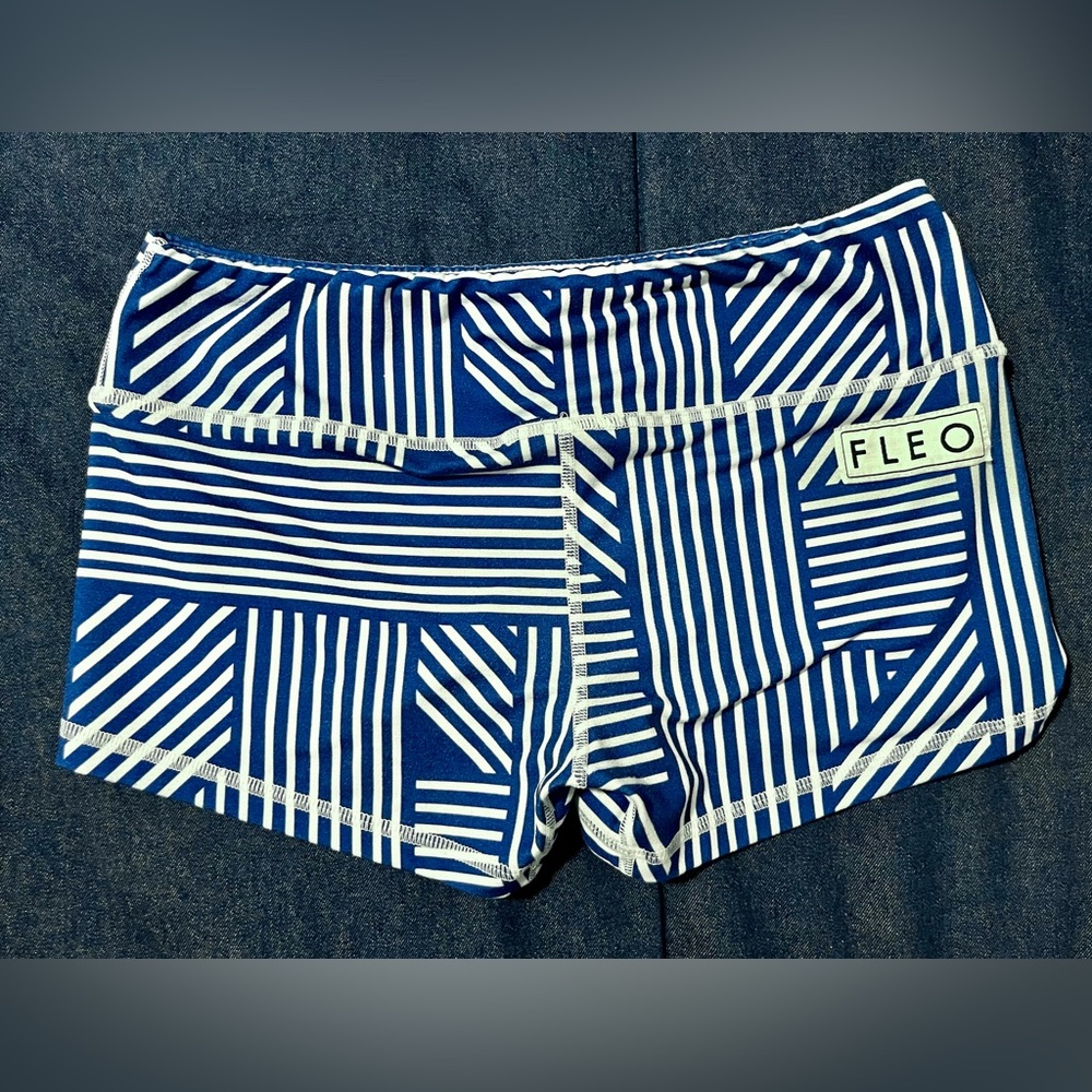 FLEO Women's Navy and Cream Geometric Shorts